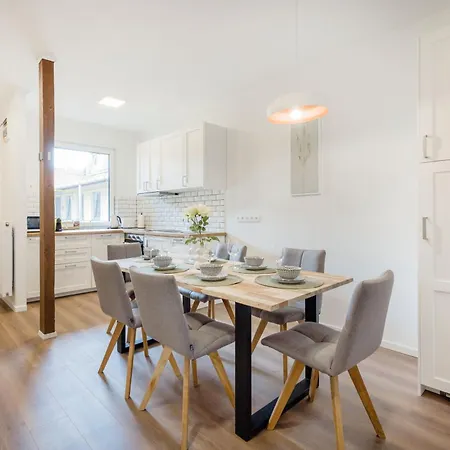 D26 Luxury Apartment